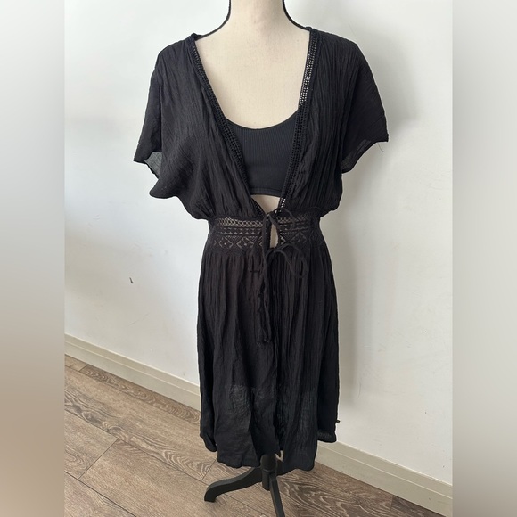 La vie en rose, black beach, cover-up size large - Picture 1 of 6